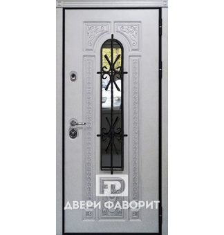 стальная дверь в коттедж с ковкой и стеклом, отделка винорит белого цвета
