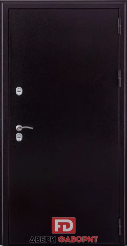 дверь усилена тремя петлями окрашена цинкогрунтом черного цвета